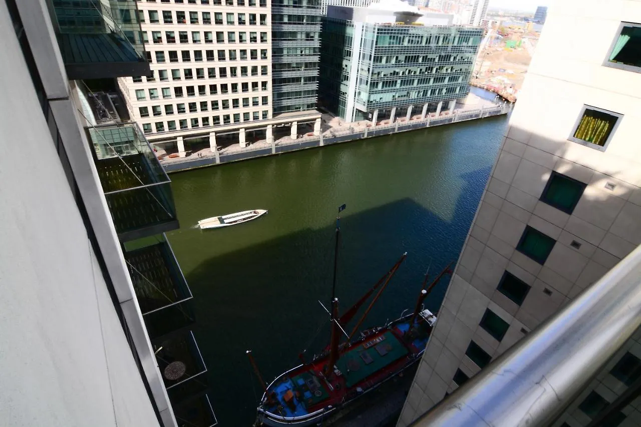 Canary Wharf - Corporate River View Apartments Londra