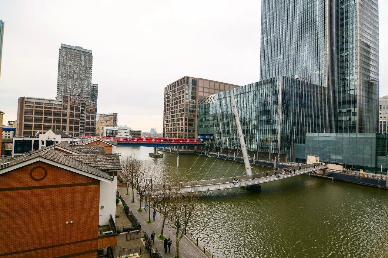 Canary Wharf - Corporate River View Apartments Londra