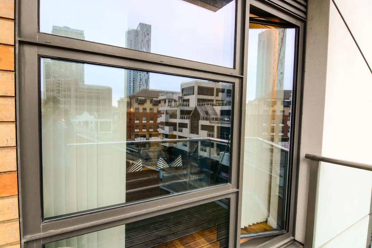 Canary Wharf - Corporate River View Apartments Londra