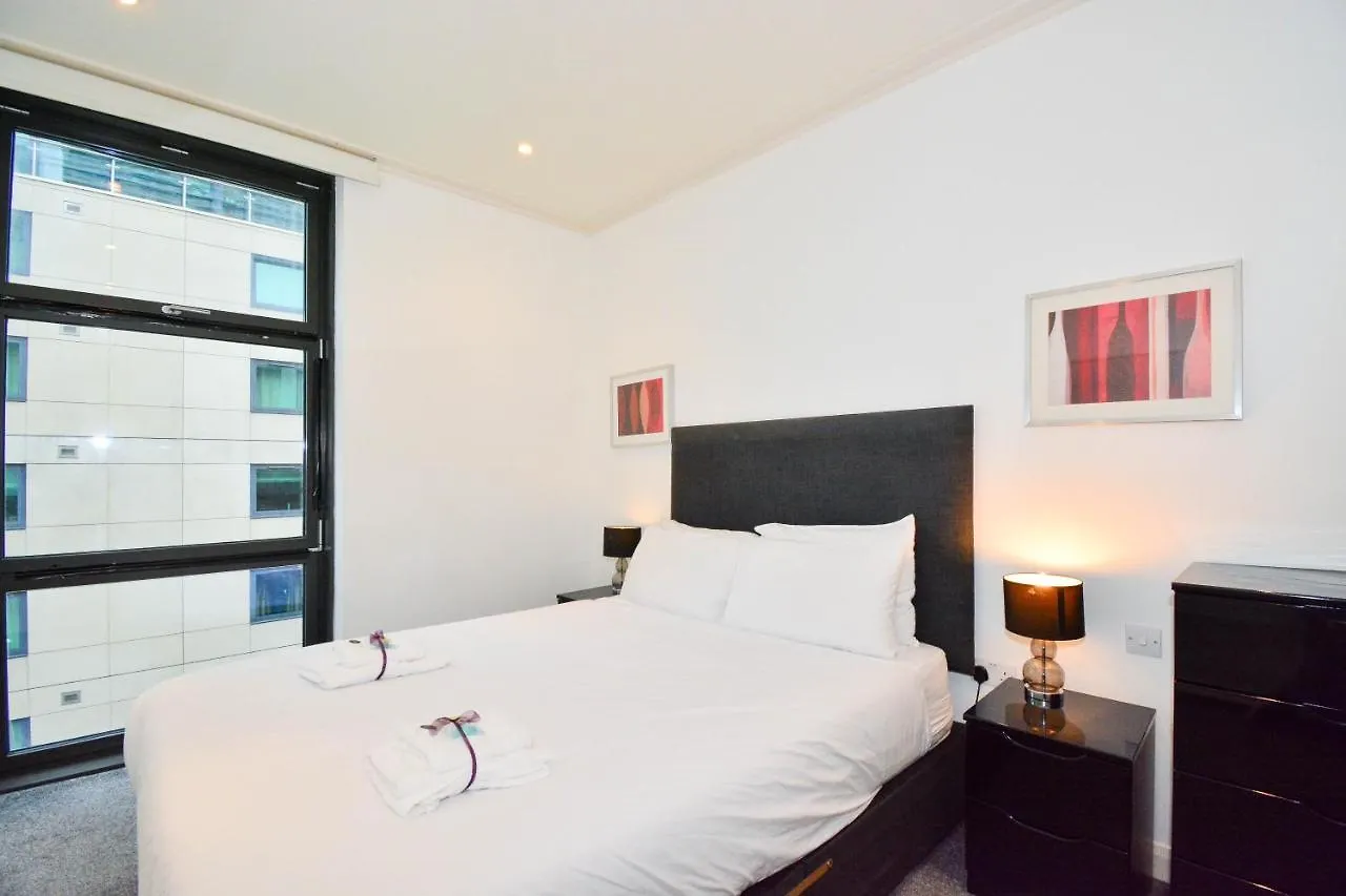 Canary Wharf - Corporate River View Apartments Londra